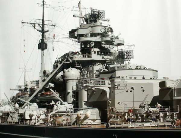 Battleship Bismarck 1/100 Model
